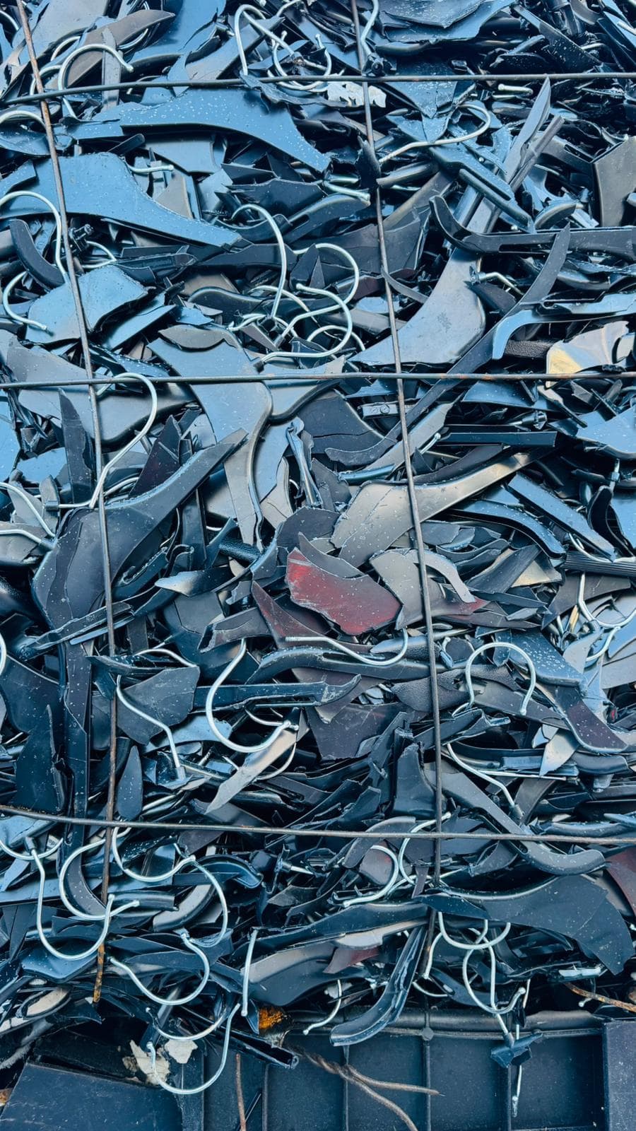 Post-Consumer Ps Hangers With Metal Hooks For Recycling.